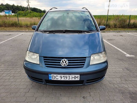 Volkswagen Sharan 2001  випуску Львів з двигуном 1.9 л дизель мінівен  за 4900 долл. 