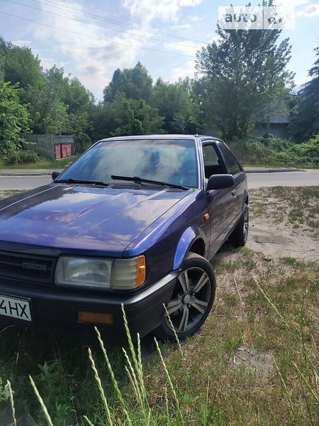 Mazda 323 1986  випуску Київ з двигуном 1.6 л бензин хэтчбек механіка за 3000 долл. 