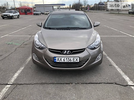 Hyundai Elantra 2011  випуску Харків з двигуном 1.8 л  седан механіка за 9500 долл. 