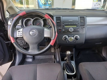 Nissan Tiida 2012  випуску Дніпро з двигуном 1.6 л бензин седан механіка за 6500 долл. 