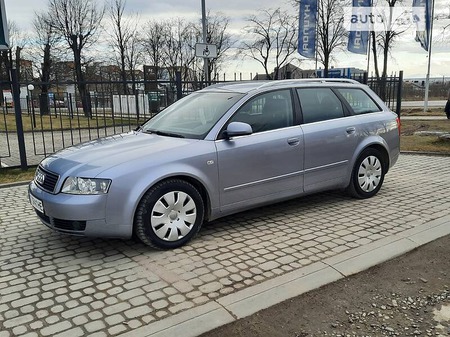 Audi A4 Limousine 2004  випуску Івано-Франківськ з двигуном 2 л бензин універсал механіка за 4900 долл. 