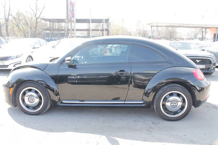 Volkswagen Beetle 2013  випуску Харків з двигуном 2.5 л бензин хэтчбек автомат за 8900 долл. 