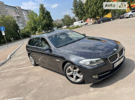 BMW 520 2011  випуску Тернопіль з двигуном 2 л дизель універсал автомат за 12600 долл. 