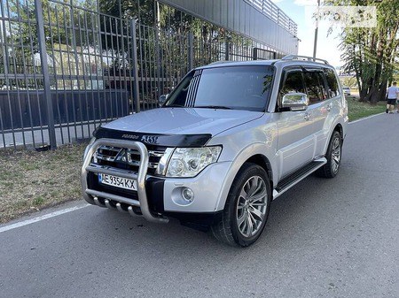 Mitsubishi Pajero 2008  випуску Дніпро з двигуном 3 л  позашляховик автомат за 10999 долл. 