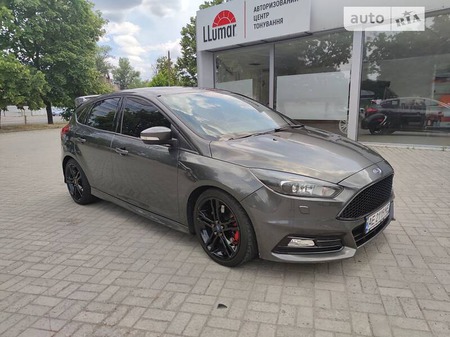 Ford Focus 2016  випуску Дніпро з двигуном 0 л бензин хэтчбек механіка за 11950 долл. 