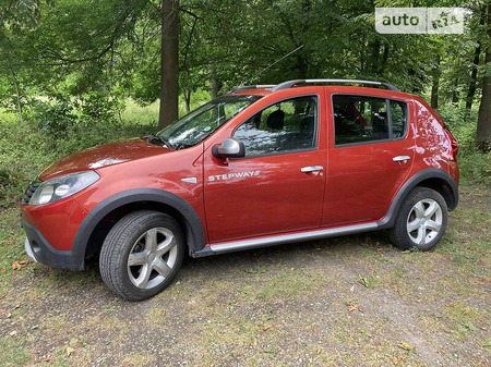 Dacia Sandero Stepway 2010  випуску Івано-Франківськ з двигуном 1.5 л дизель хэтчбек механіка за 5999 долл. 