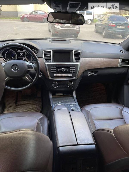 Mercedes-Benz ML 250 2011  випуску Полтава з двигуном 0 л дизель позашляховик автомат за 22900 долл. 