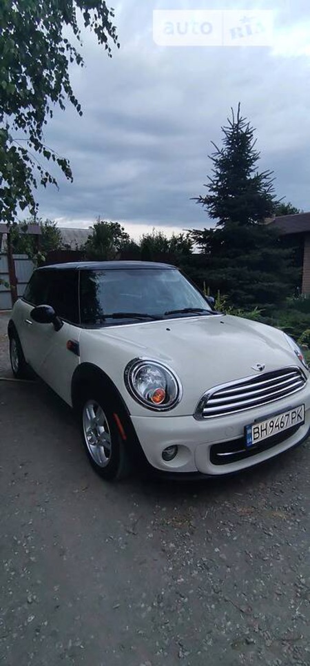 Mini Cooper 2013  випуску Одеса з двигуном 1.6 л бензин хэтчбек механіка за 7500 долл. 