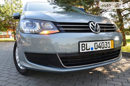 Volkswagen Sharan 2012  випуску Львів з двигуном 2 л дизель мінівен автомат за 13450 долл. 