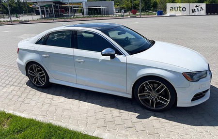 Audi S3 2015  випуску Київ з двигуном 2 л бензин седан автомат за 24000 долл. 