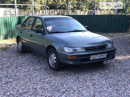 Toyota Corolla 1993  випуску Одеса з двигуном 0 л бензин седан механіка за 1850 долл. 