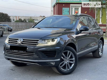 Volkswagen Touareg 2016  випуску Тернопіль з двигуном 3 л дизель позашляховик автомат за 34490 долл. 