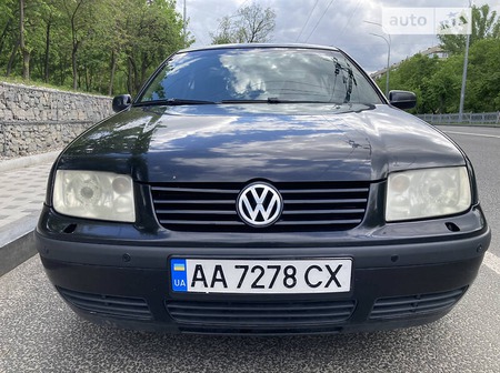 Volkswagen Bora 2004  випуску Київ з двигуном 1.6 л  седан механіка за 3500 долл. 