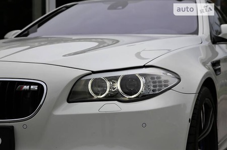 BMW M5 2012  випуску Харків з двигуном 4.4 л бензин седан  за 37000 долл. 