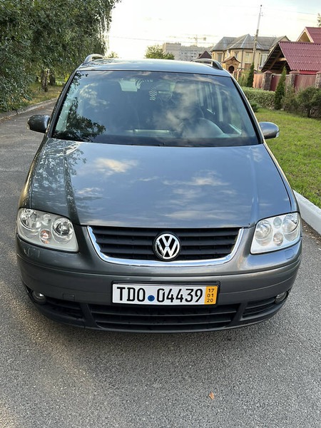 Volkswagen Touran 2003  випуску Київ з двигуном 2 л дизель мінівен механіка за 4950 долл. 