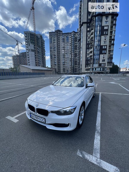 BMW 328 2014  випуску Київ з двигуном 2 л бензин седан автомат за 15500 долл. 