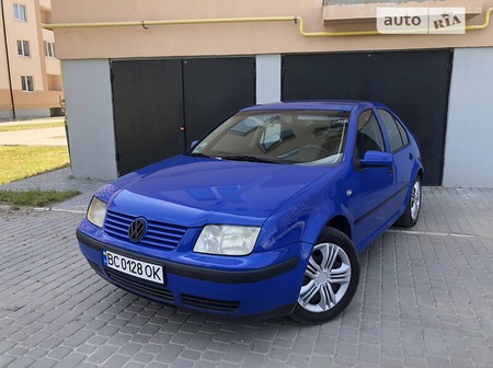 Volkswagen Bora 1999  випуску Львів з двигуном 1.6 л бензин хэтчбек механіка за 2999 долл. 