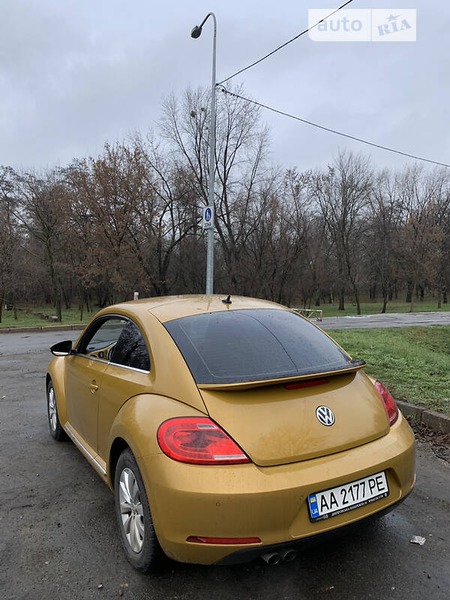 Volkswagen Beetle 2016  випуску Київ з двигуном 1.4 л бензин купе автомат за 14250 долл. 
