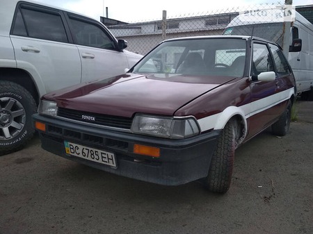 Toyota Corolla 1986  випуску Львів з двигуном 1.3 л бензин хэтчбек механіка за 1500 долл. 