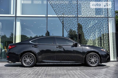 Lexus ES 250 2018  випуску Одеса з двигуном 2.5 л бензин седан  за 27300 долл. 