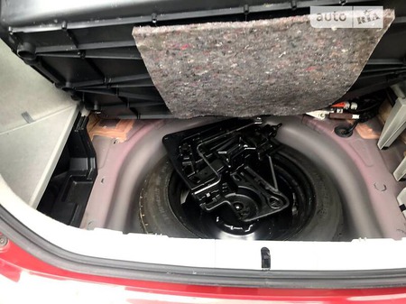 Toyota Prius 2012  випуску Луцьк з двигуном 1.8 л гібрид хэтчбек автомат за 9300 долл. 