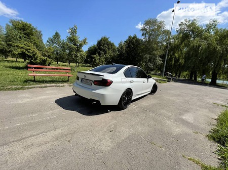 BMW 335 2013  випуску Рівне з двигуном 3 л бензин седан автомат за 18850 долл. 