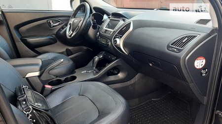 Hyundai ix35 2013  випуску Чернівці з двигуном 2 л дизель позашляховик автомат за 14650 долл. 