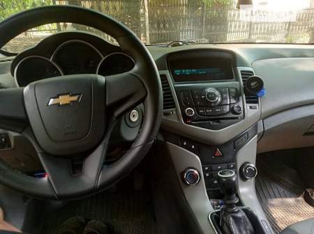 Chevrolet Cruze 2009  випуску Запоріжжя з двигуном 1.6 л бензин седан механіка за 5700 долл. 