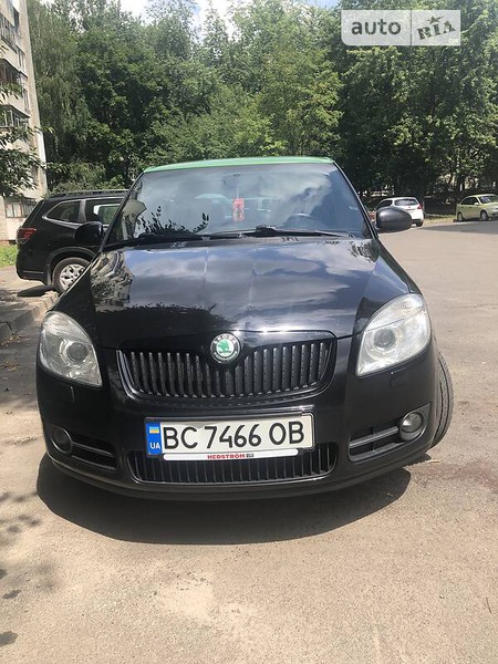 Skoda Fabia 2008  випуску Львів з двигуном 1.6 л бензин хэтчбек механіка за 6250 долл. 