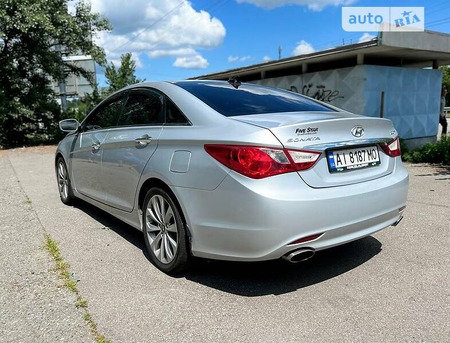Hyundai Sonata 2011  випуску Київ з двигуном 2 л бензин седан автомат за 8450 долл. 