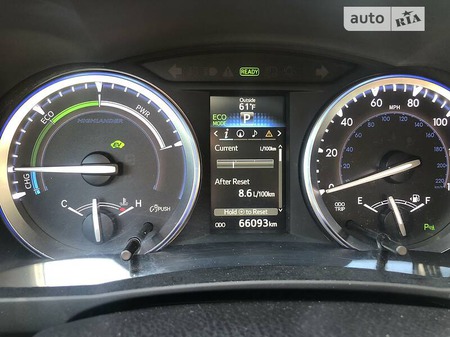 Toyota Highlander 2016  випуску Львів з двигуном 3.5 л гібрид позашляховик автомат за 37000 долл. 