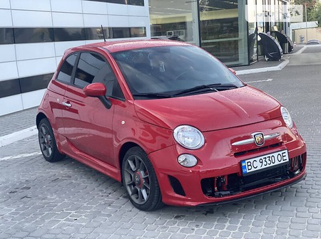 Fiat 500 2014  випуску Львів з двигуном 1.4 л бензин купе автомат за 7600 долл. 