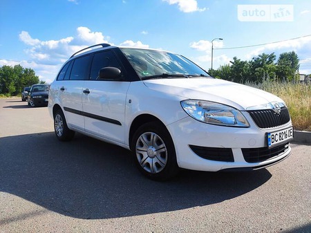 Skoda Fabia 2013  випуску Київ з двигуном 1.6 л дизель універсал механіка за 6800 долл. 