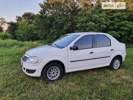 Renault Logan 2011  випуску Черкаси з двигуном 1.4 л бензин седан механіка за 5650 долл. 