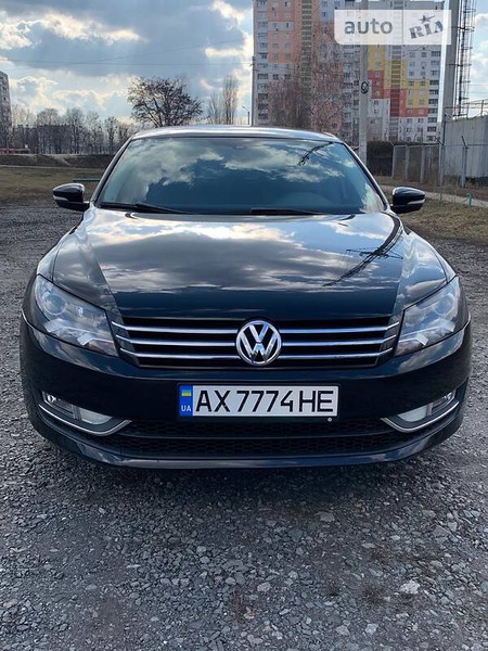 Volkswagen Passat 2014  випуску Львів з двигуном 1.8 л бензин седан автомат за 12500 долл. 