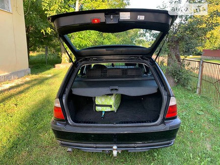 BMW 318 2004  випуску Ужгород з двигуном 2 л бензин універсал механіка за 4200 долл. 