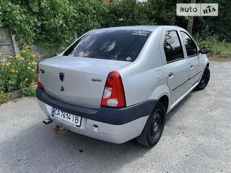 Dacia Logan 2006  випуску Черкаси з двигуном 1.4 л бензин седан механіка за 3200 долл. 