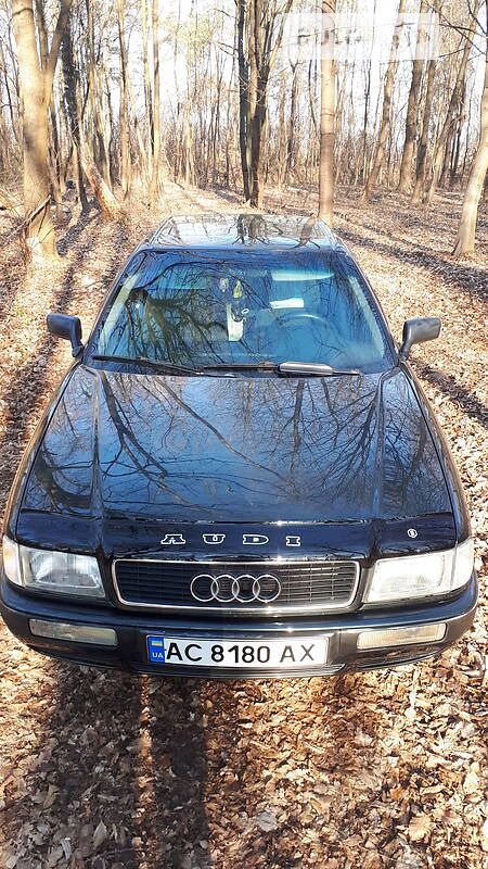 Audi 80 1992  випуску Луцьк з двигуном 2 л бензин седан механіка за 3000 долл. 