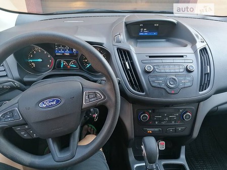 Ford Escape 2018  випуску Полтава з двигуном 1.5 л бензин позашляховик автомат за 14200 долл. 