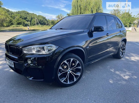 BMW X5 2017  випуску Кропивницький з двигуном 3 л бензин позашляховик автомат за 25500 долл. 