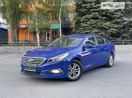 Hyundai Sonata 2016  випуску Київ з двигуном 2 л газ седан автомат за 9400 долл. 