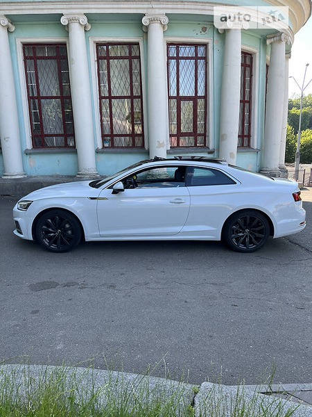 Audi A5 2018  випуску Київ з двигуном 2 л бензин купе автомат за 29999 долл. 
