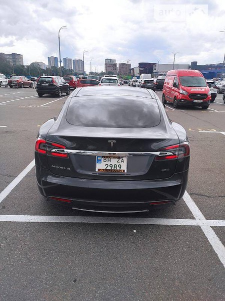 Tesla S 2015  випуску Київ з двигуном 0 л електро седан автомат за 45500 долл. 