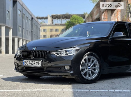 BMW 320 2017  випуску Львів з двигуном 2 л бензин седан автомат за 17700 долл. 