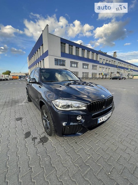 BMW X5 2016  випуску Чернівці з двигуном 3 л бензин позашляховик автомат за 33800 долл. 