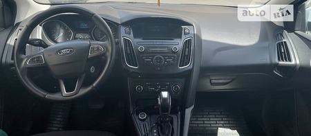Ford Focus 2017  випуску Київ з двигуном 1.6 л бензин хэтчбек автомат за 10400 долл. 