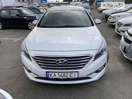 Hyundai Sonata 2015  випуску Київ з двигуном 0 л газ седан автомат за 7950 долл. 