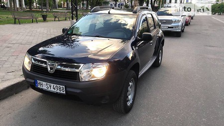 Dacia Duster 2012  випуску Суми з двигуном 1.6 л бензин позашляховик механіка за 8100 долл. 