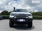 Toyota Hilux 2016 Суми 2.4 л  пікап механіка к.п.