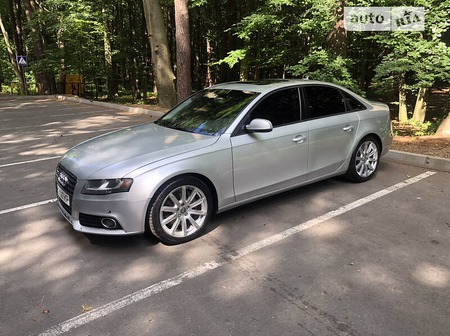 Audi A4 Limousine 2010  випуску Львів з двигуном 2 л бензин седан автомат за 9300 долл. 